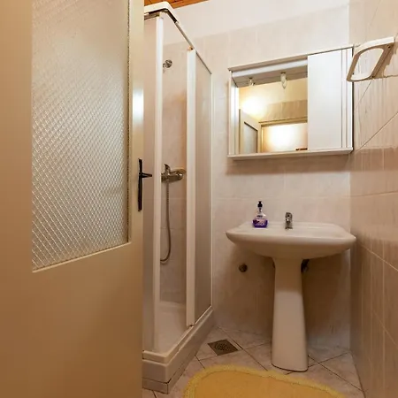 House Domenico בית הארחה