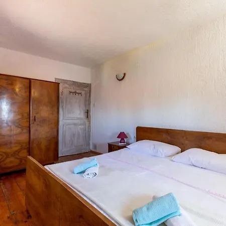 House Domenico בית הארחה 3*