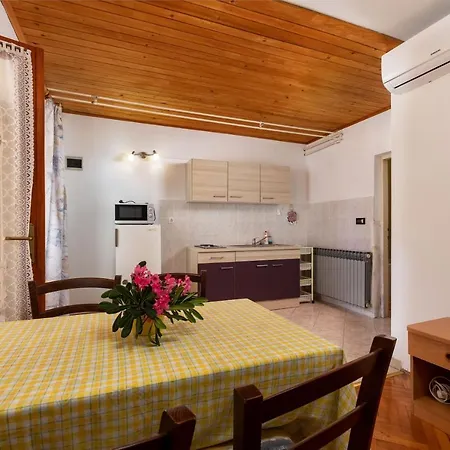 House Domenico בית הארחה